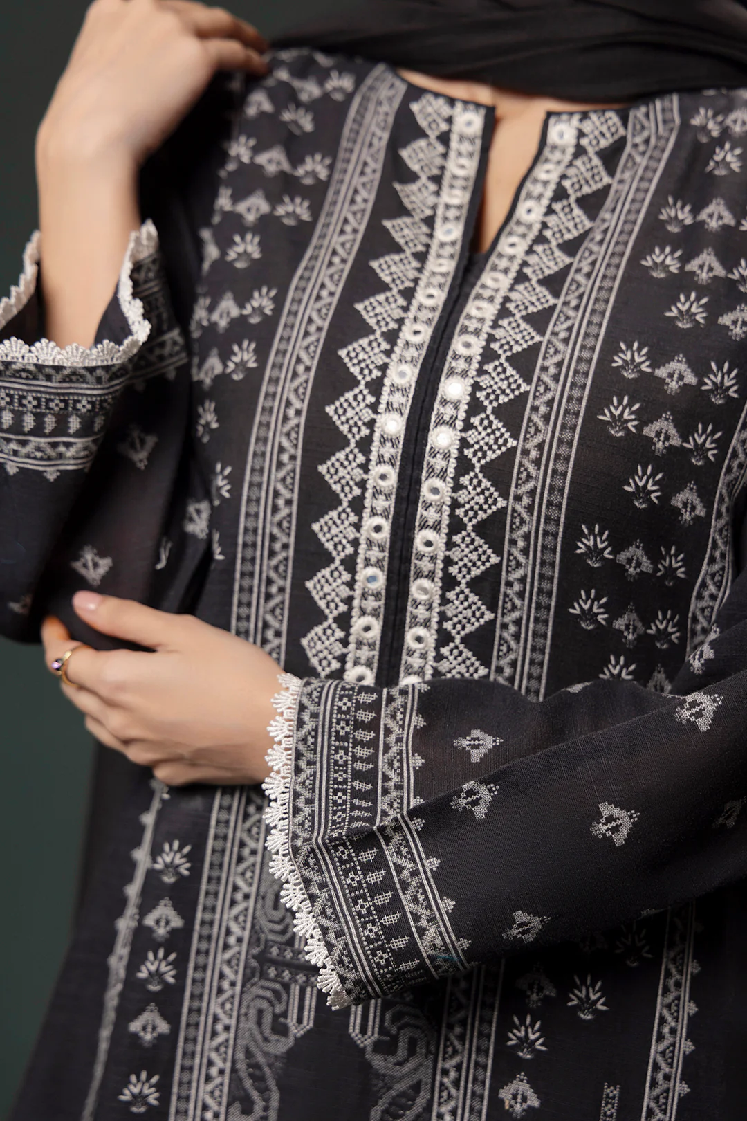 Embroidered Kurta Dupatta - 1493 - Image 4