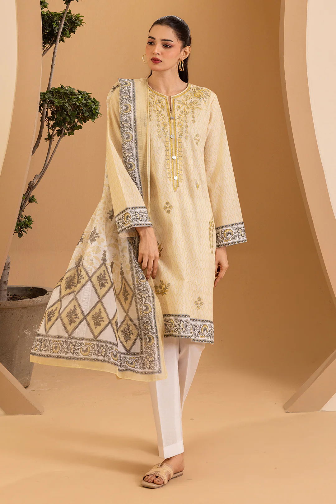 Embroidered Kurta Dupatta - 2772 - Image 3