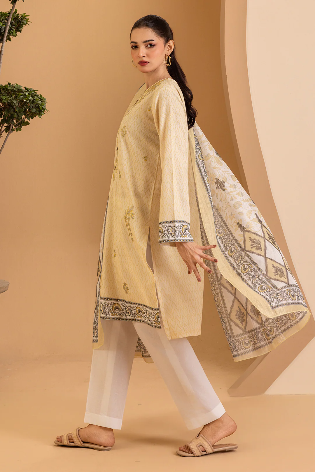 Embroidered Kurta Dupatta - 2772 - Image 4