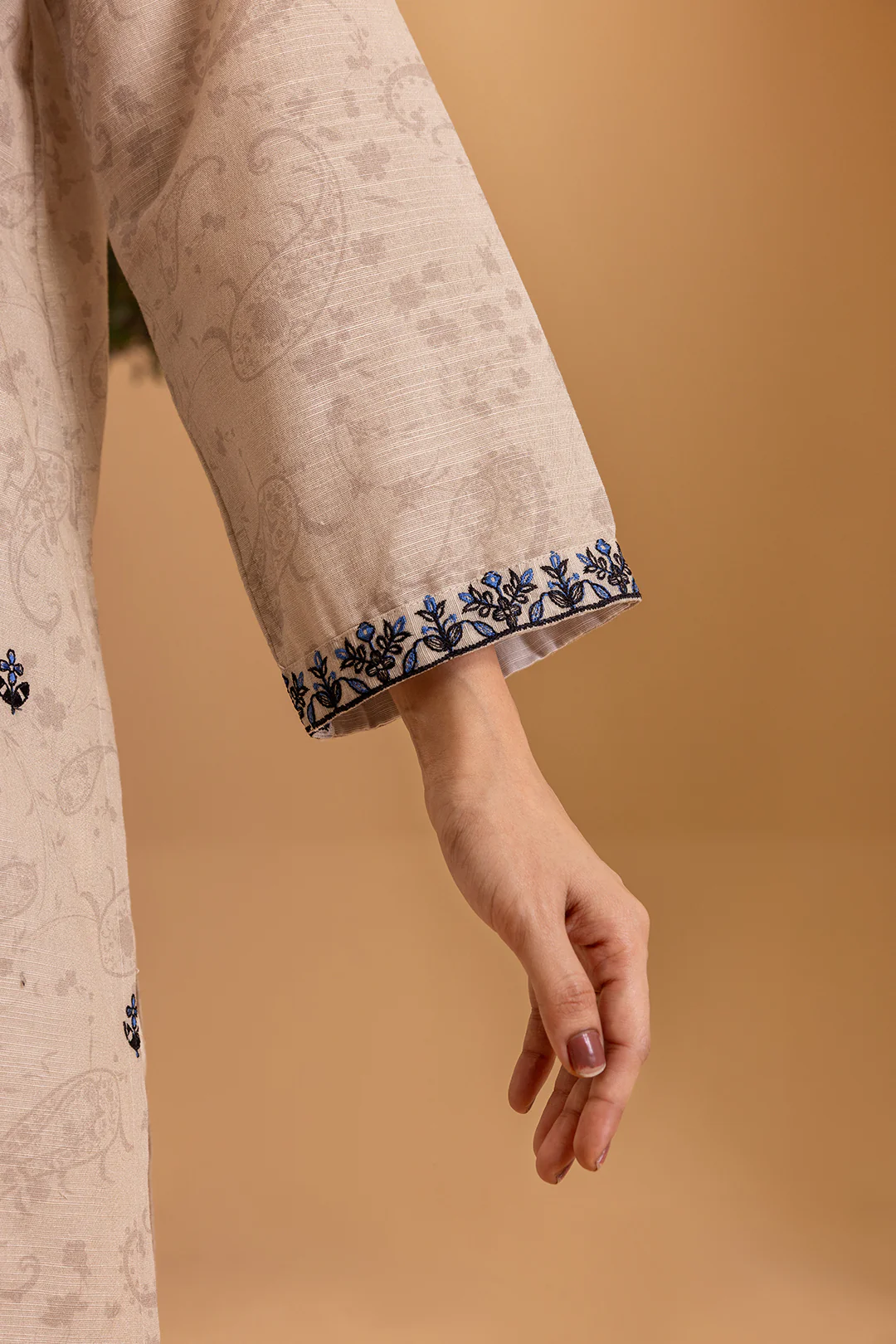 Embroidered Kurta Dupatta - 2828 - Image 6