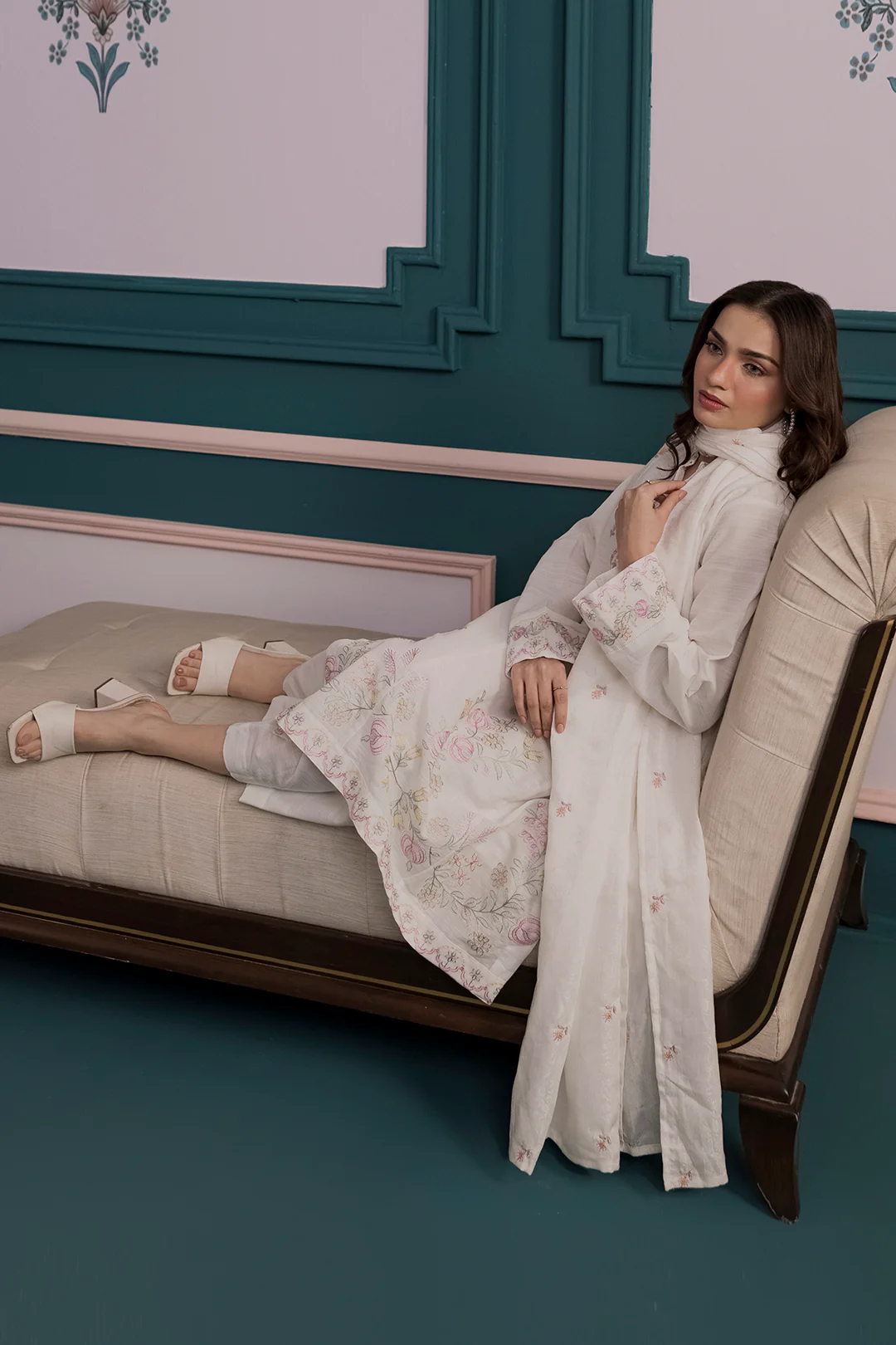 Embroidered Kurta Shawl Trouser - 2555 - Image 4