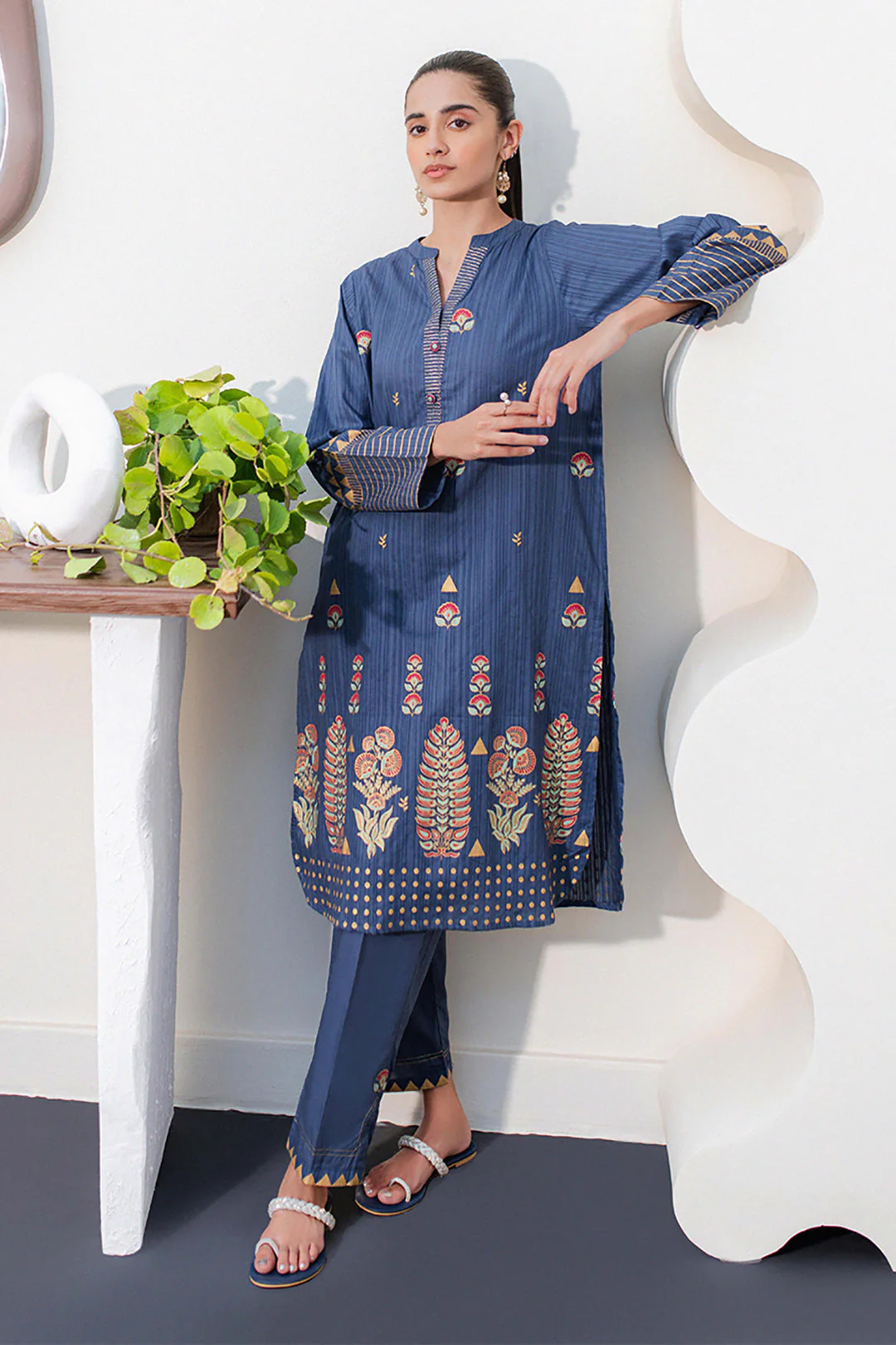 Embroidered Kurta Trouser - 0979 - Image 3
