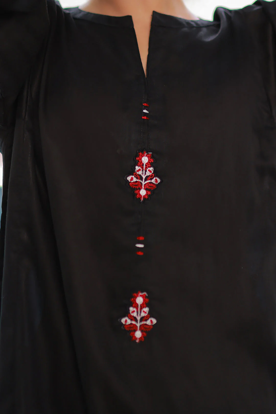 Embroidered Kurta Trouser - 1214 - Image 4