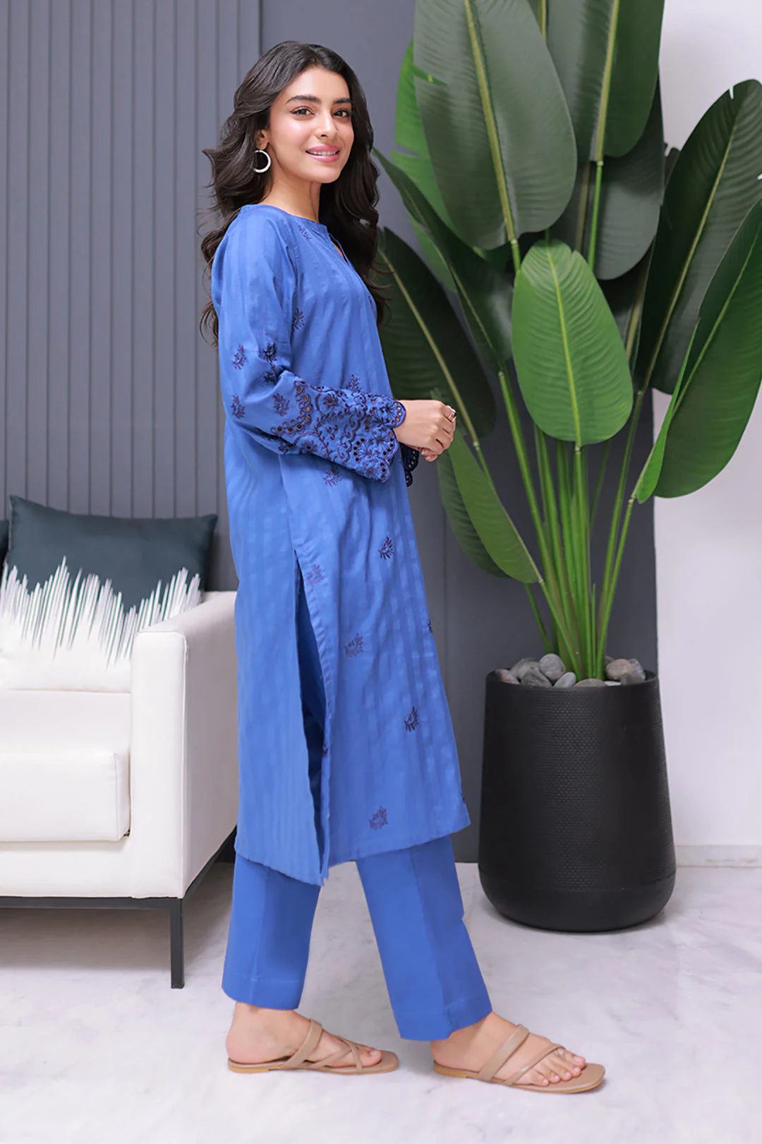 Embroidered Kurta Trouser - 1220 - Image 3