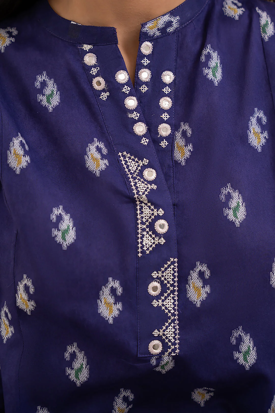 Embroidered Kurta Trouser - 1246 - Image 4