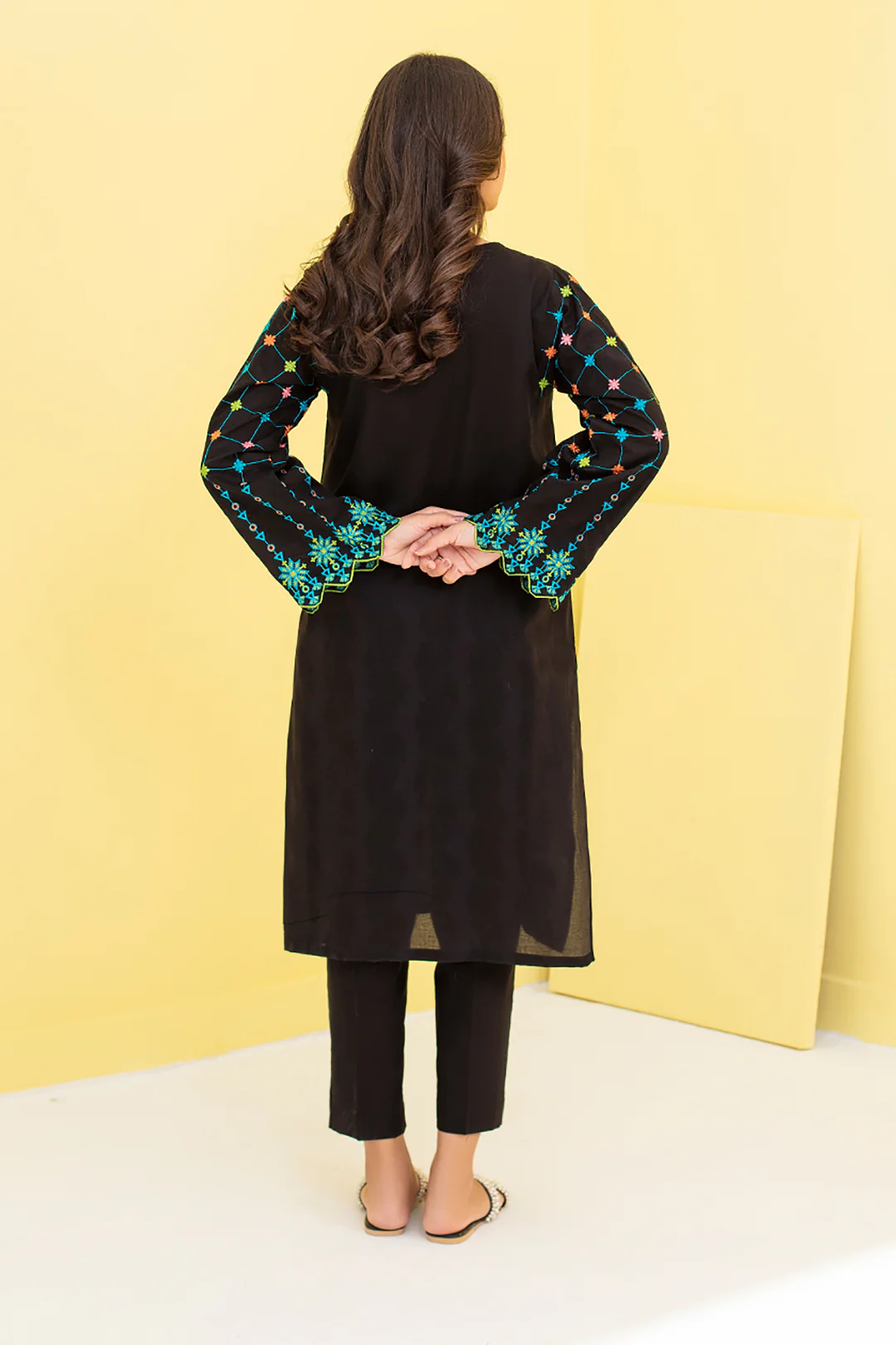 Embroidered Kurta Trouser - 1248 - Image 5