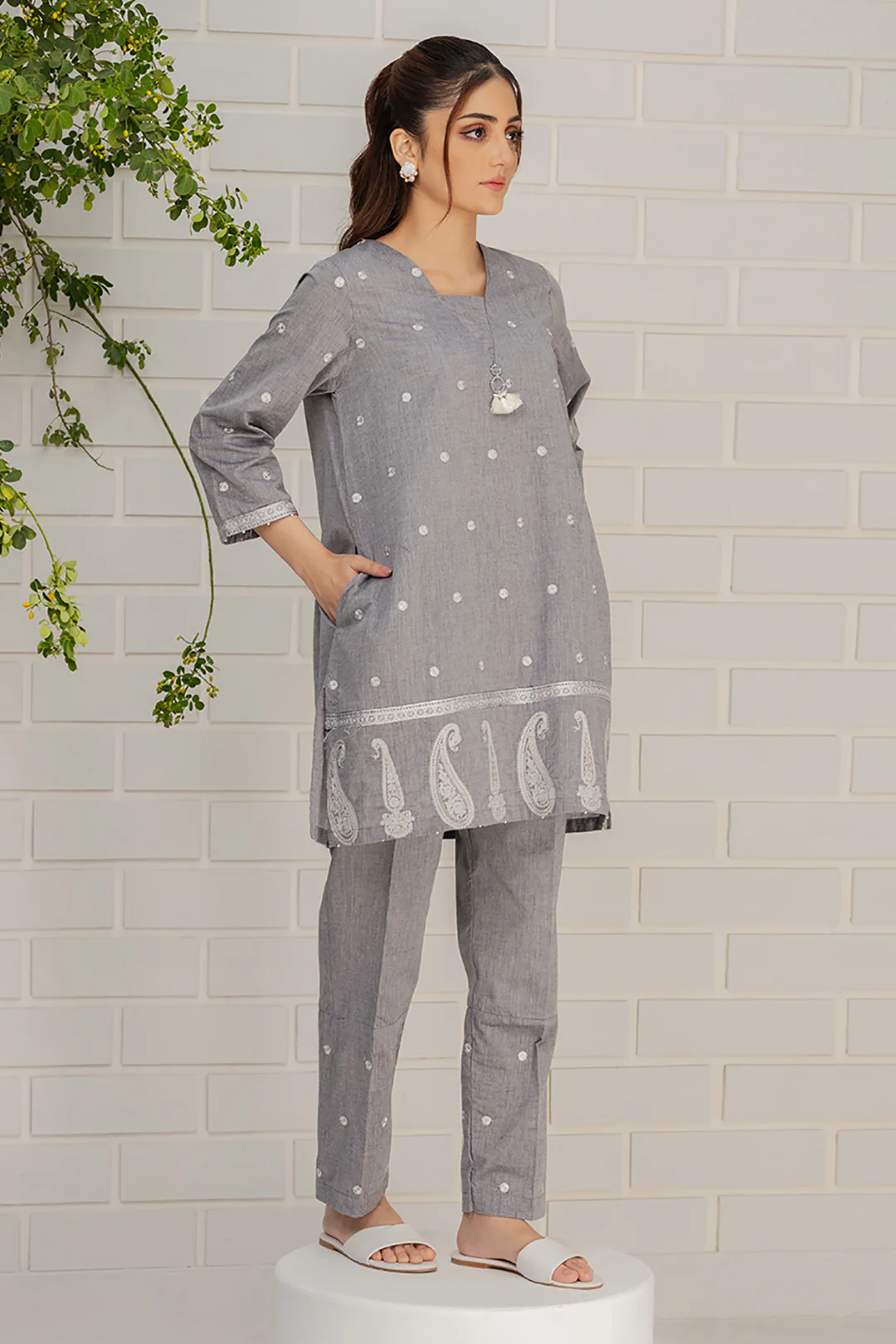 Embroidered Kurta Trouser - 1260 - Image 3
