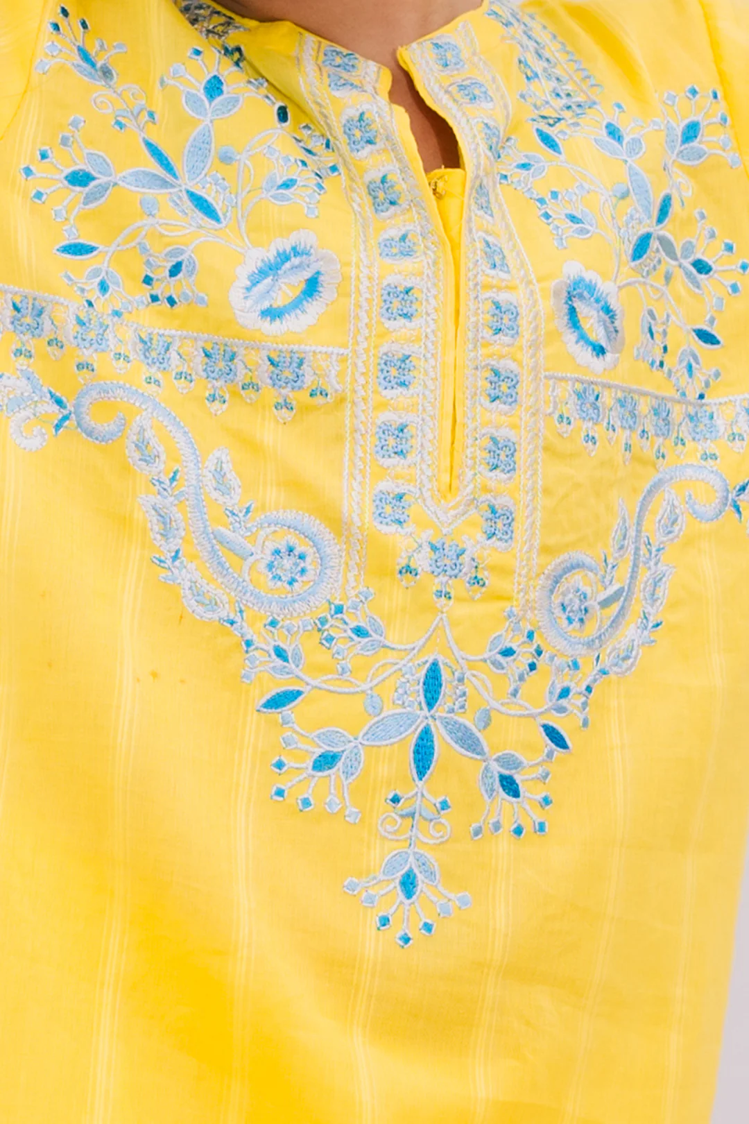Embroidered Kurta Trouser - 2418 - Image 3