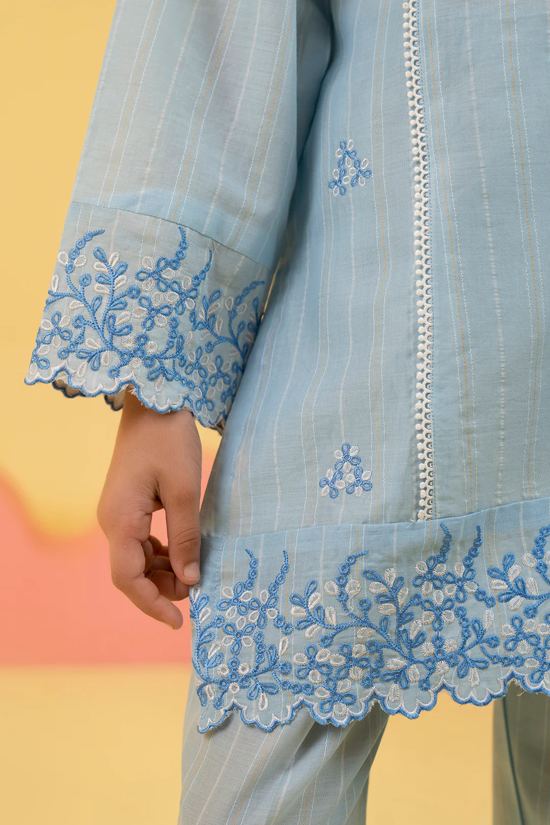 Embroidered Kurta Trouser - 2115 - Image 4