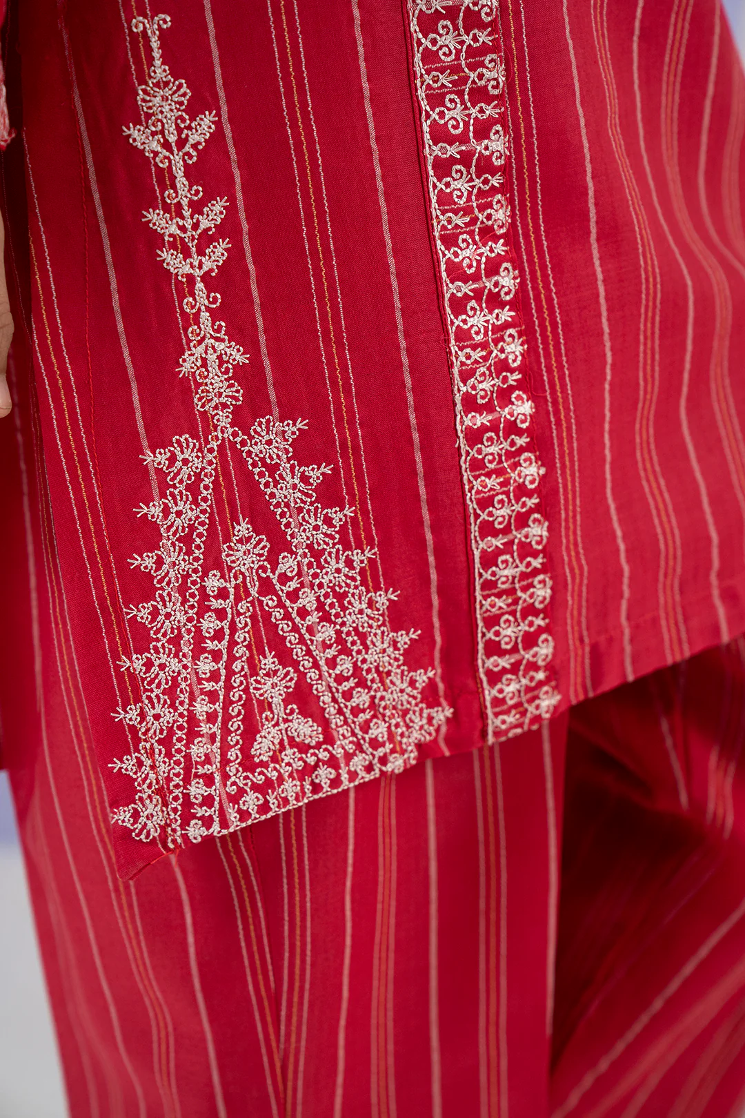 Embroidered Kurta Trouser - 2127 - Image 6