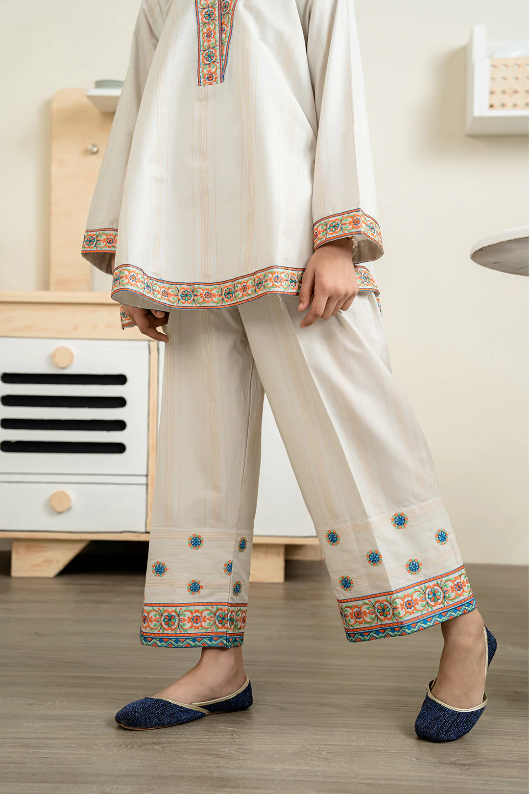 Embroidered Kurta Trouser - 2218 - Image 10
