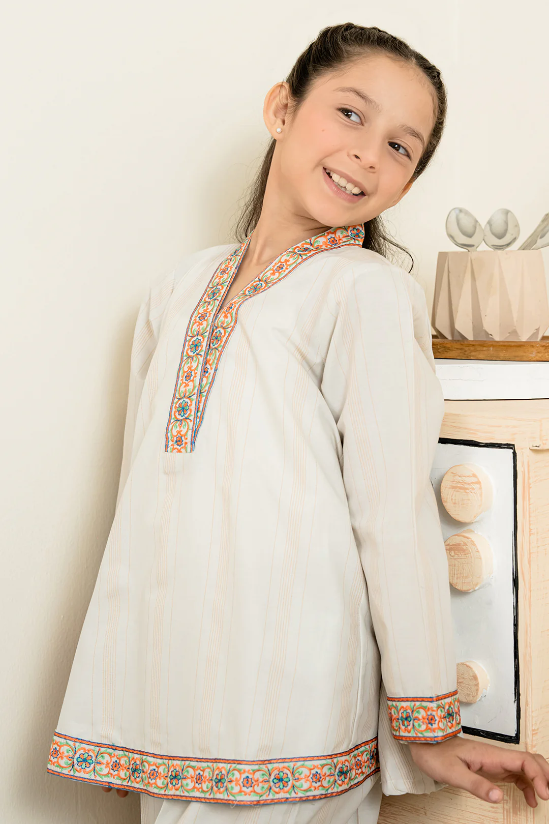 Embroidered Kurta Trouser - 2218 - Image 2