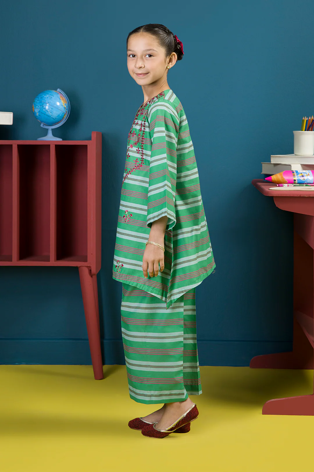 Embroidered Kurta Trouser - 2343 - Image 5