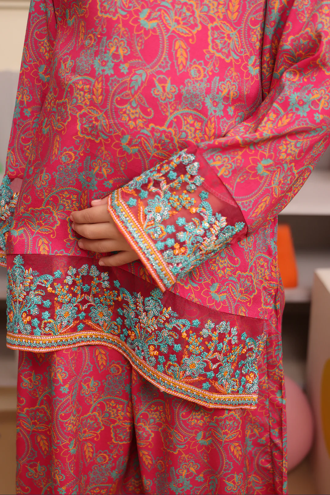 Embroidered Kurta Trouser - 2730 - Image 3