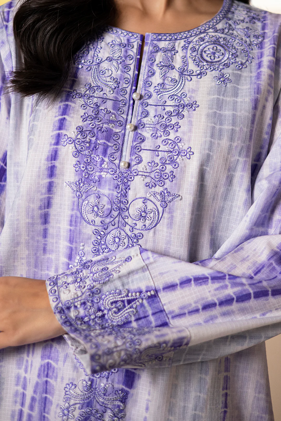 Embroidered Kurta Trouser - 3217 - Image 4