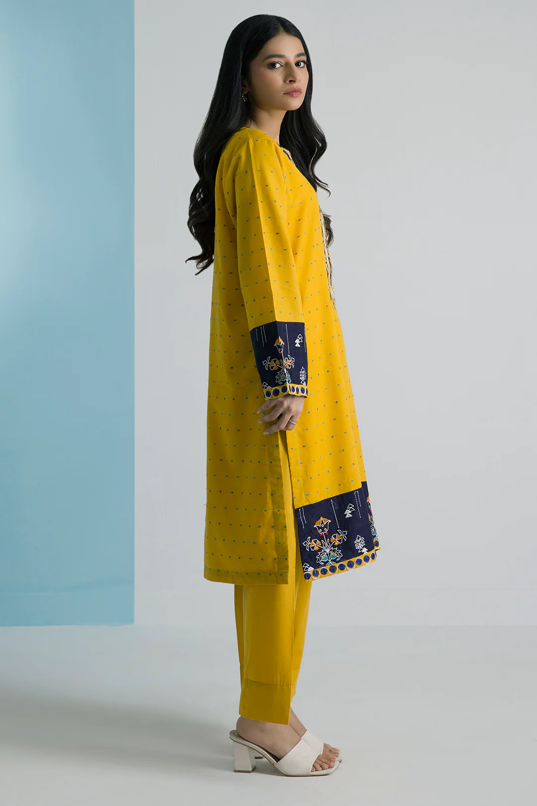 Embroidered Kurta Trouser - 0887 - Image 7