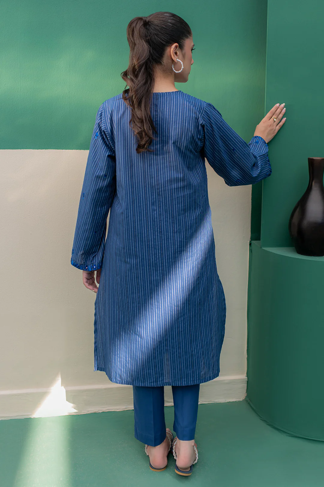 Embroidered Kurta Trouser - 1932 - Image 7
