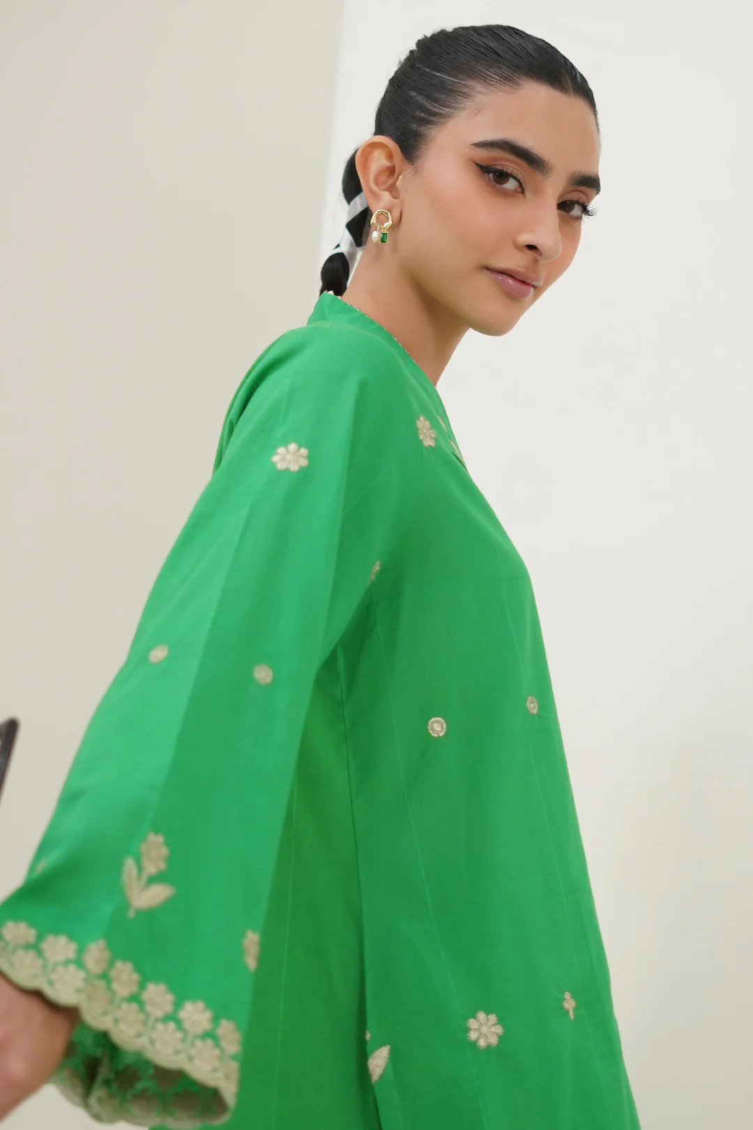 Embroidered Kurta Trouser - 1933 - Image 2