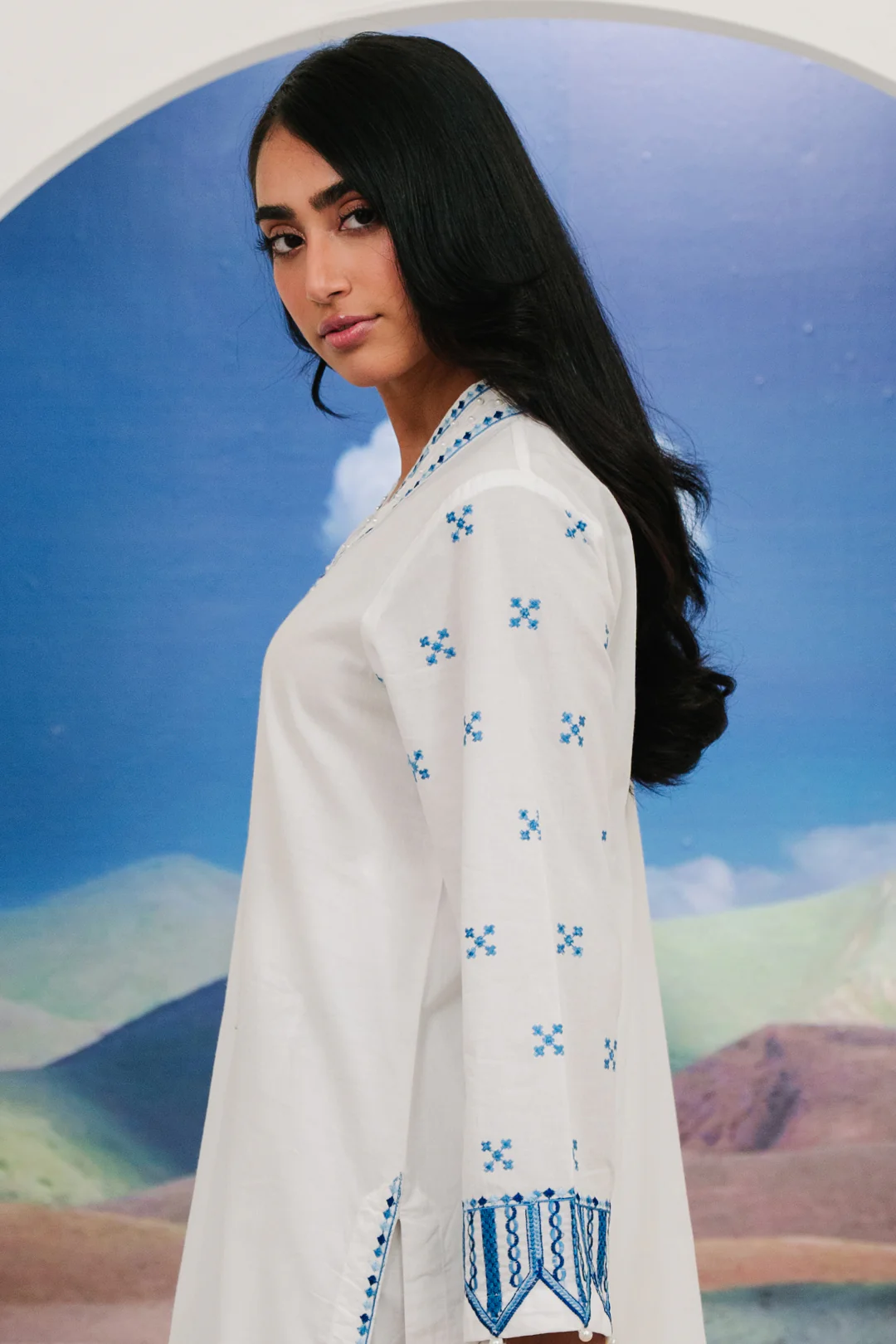 Embroidered Kurta Trouser - 1984 - Image 2