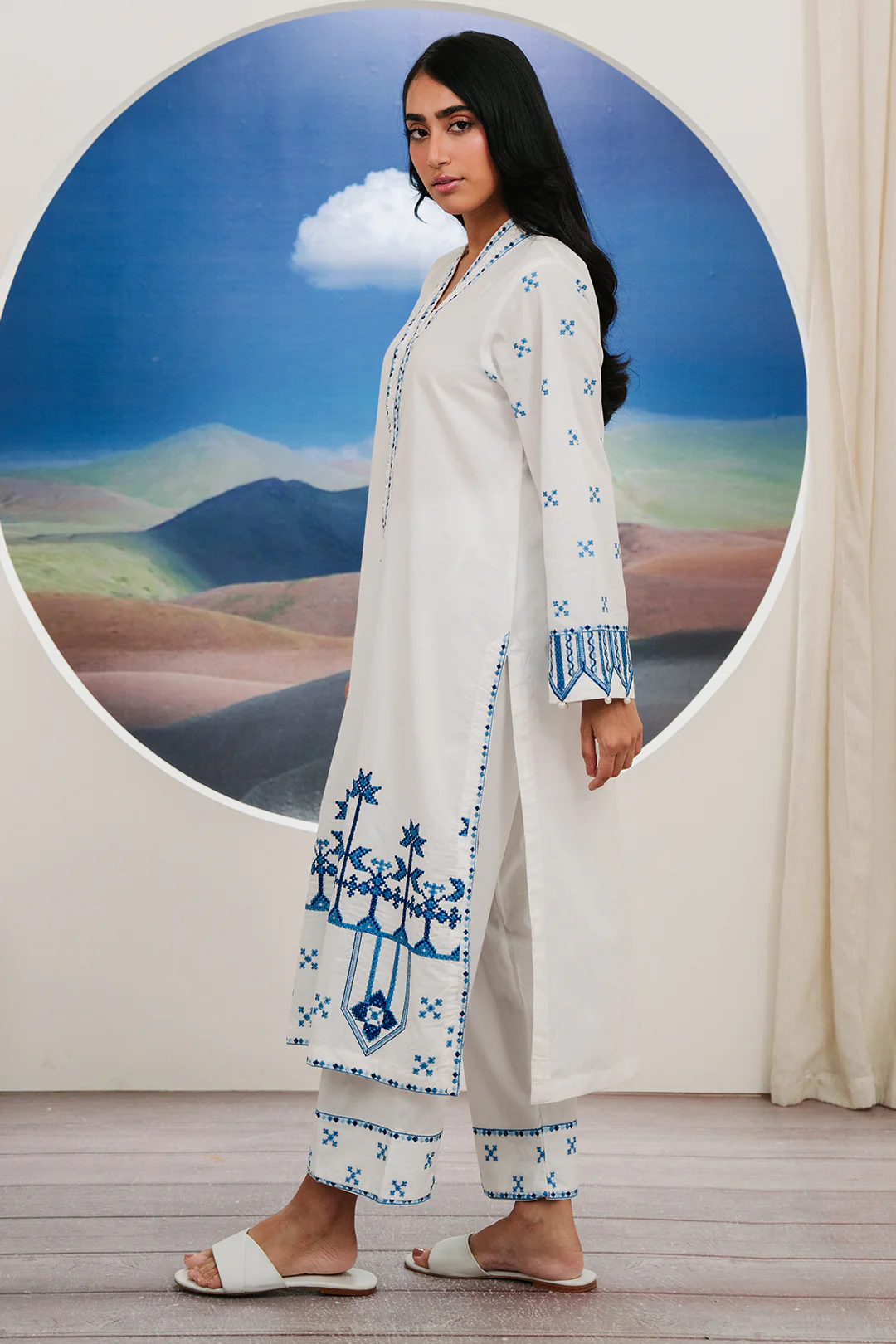 Embroidered Kurta Trouser - 1984 - Image 9