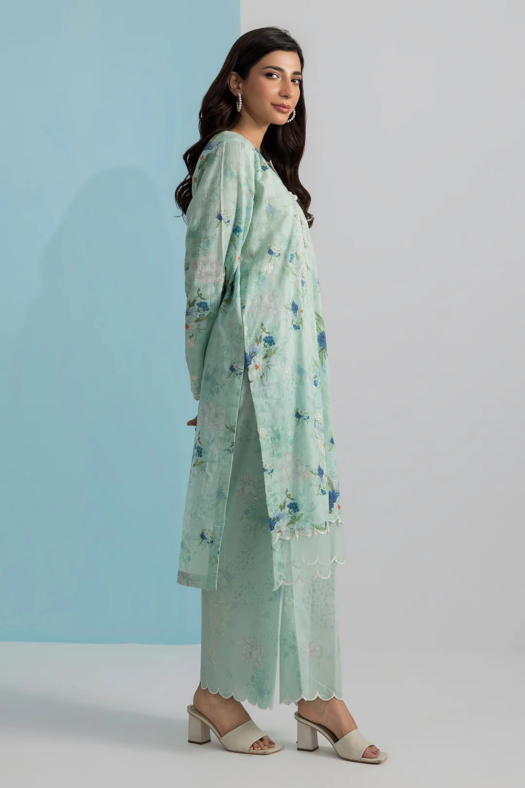 Embroidered Kurta Trouser - 2126 - Image 8