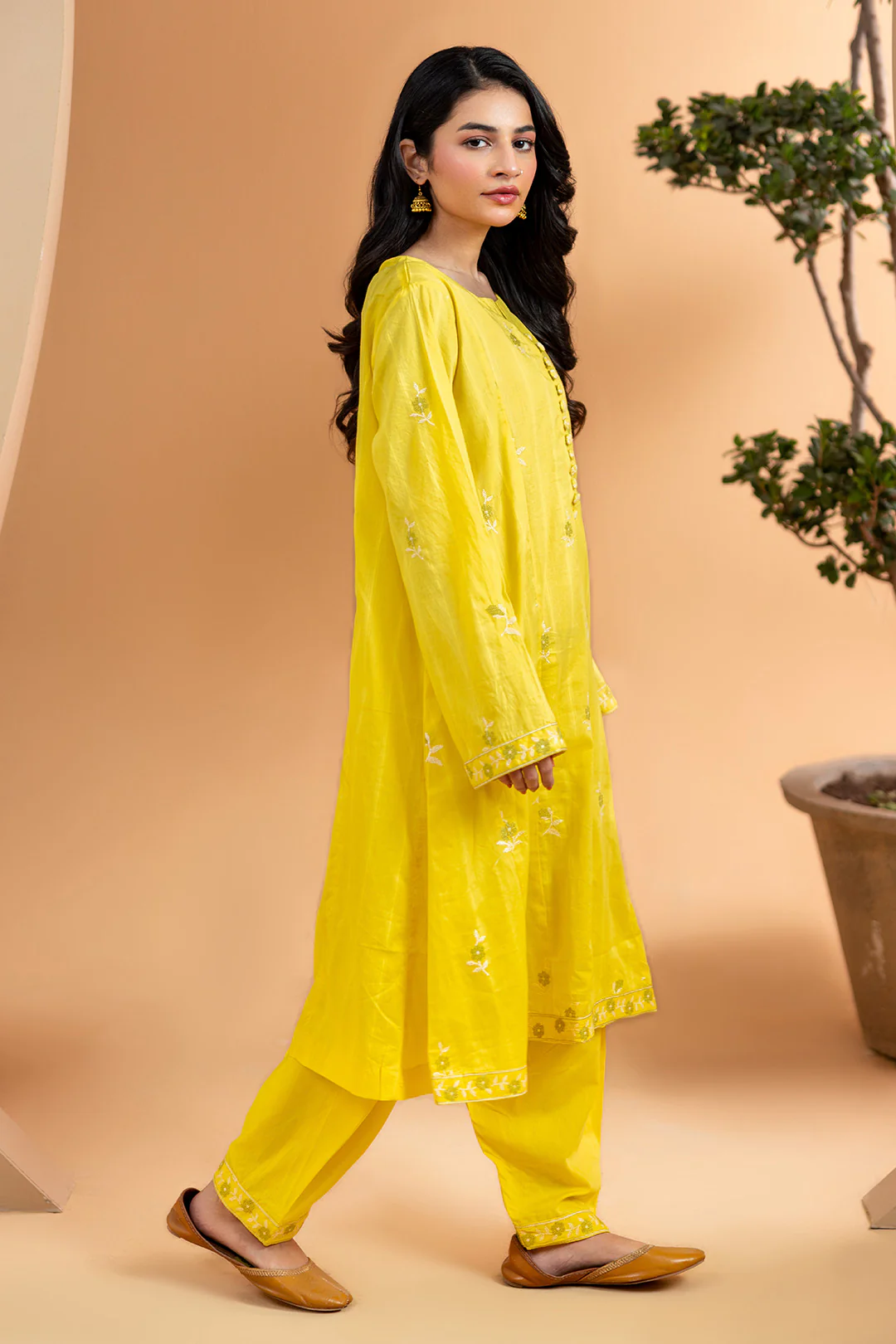 Embroidered Kurta Trouser - 1690 - Image 3