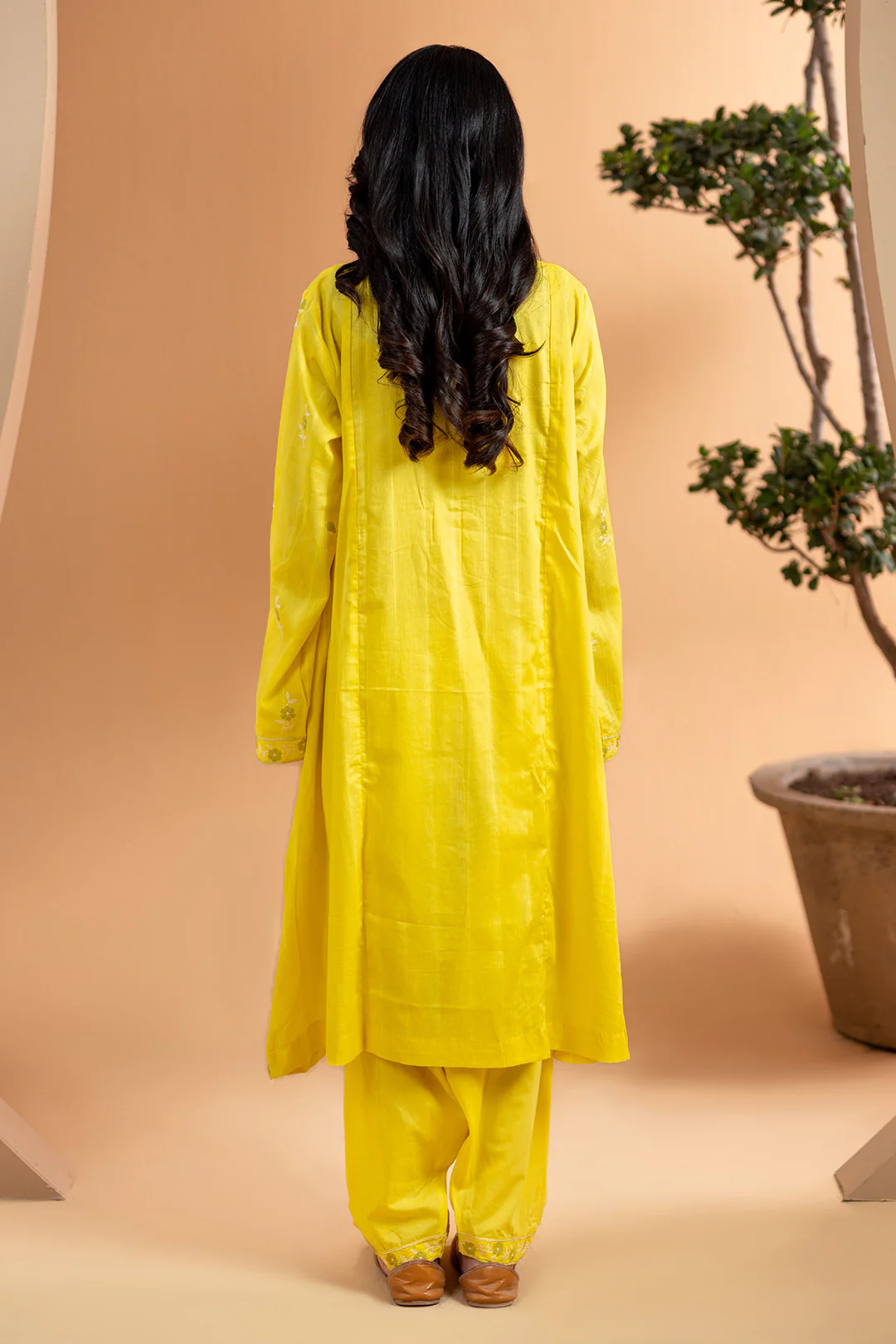Embroidered Kurta Trouser - 1690 - Image 6