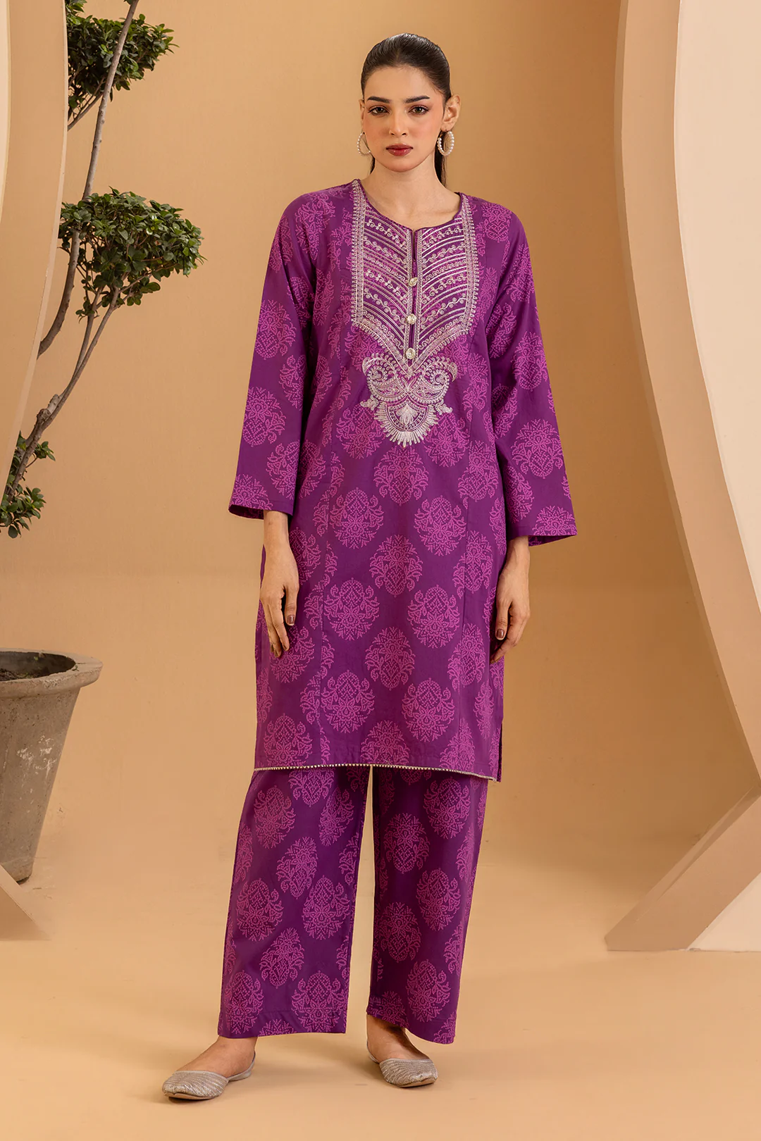 Embroidered Kurta Trouser - 1979