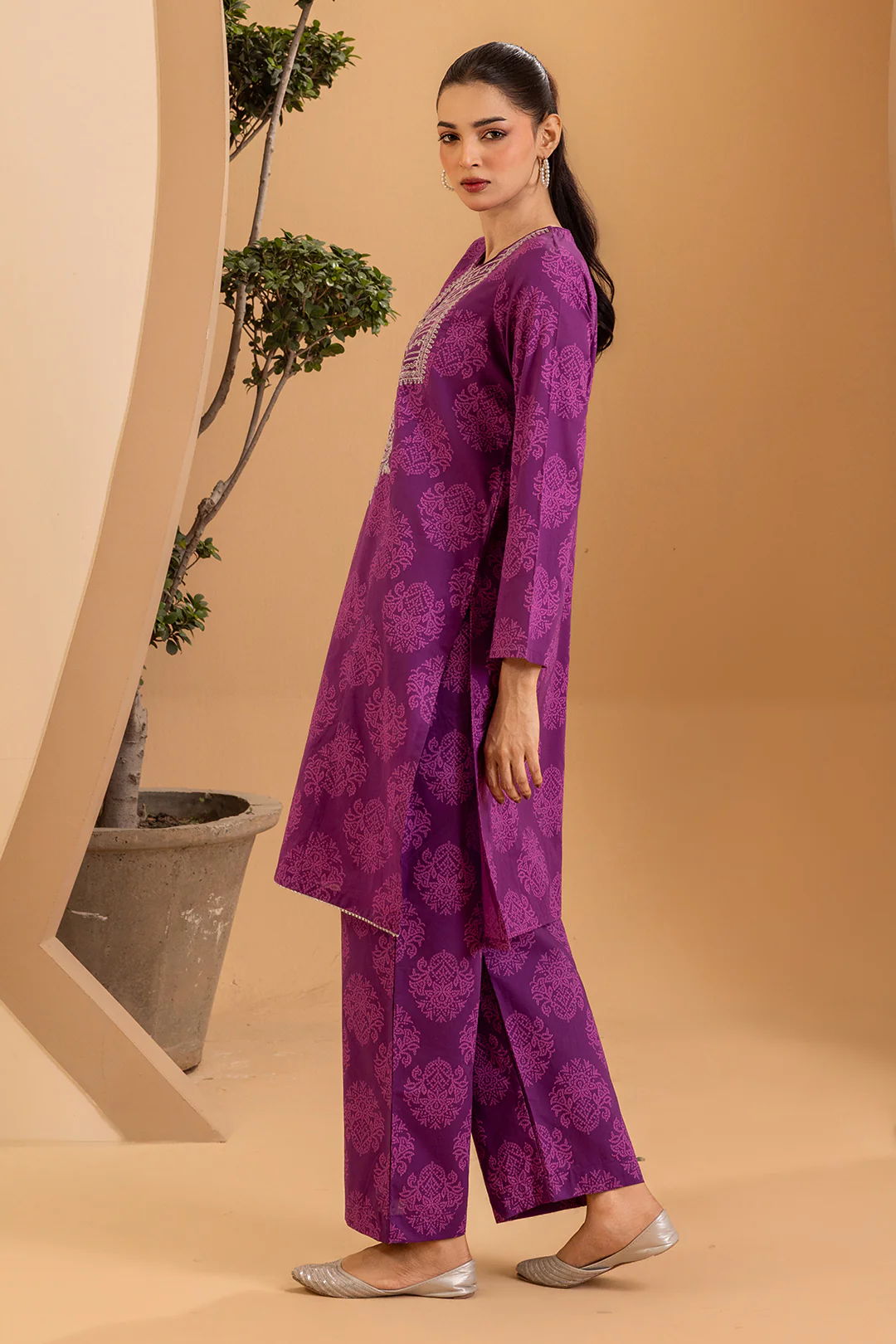 Embroidered Kurta Trouser - 1979 - Image 6