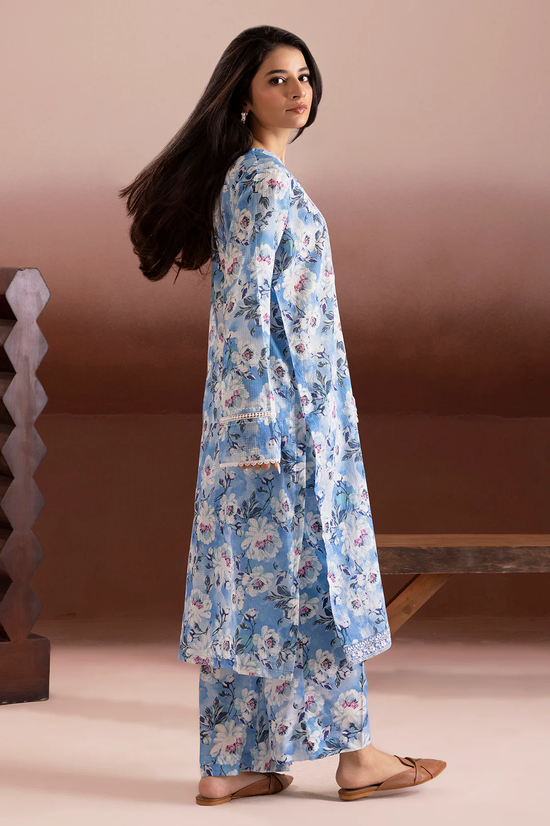 Embroidered Kurta Trouser - 2051 - Image 6