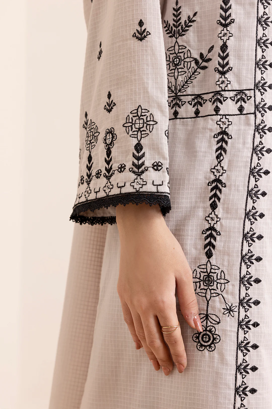 Embroidered Kurta Trouser - 2185 - Image 4