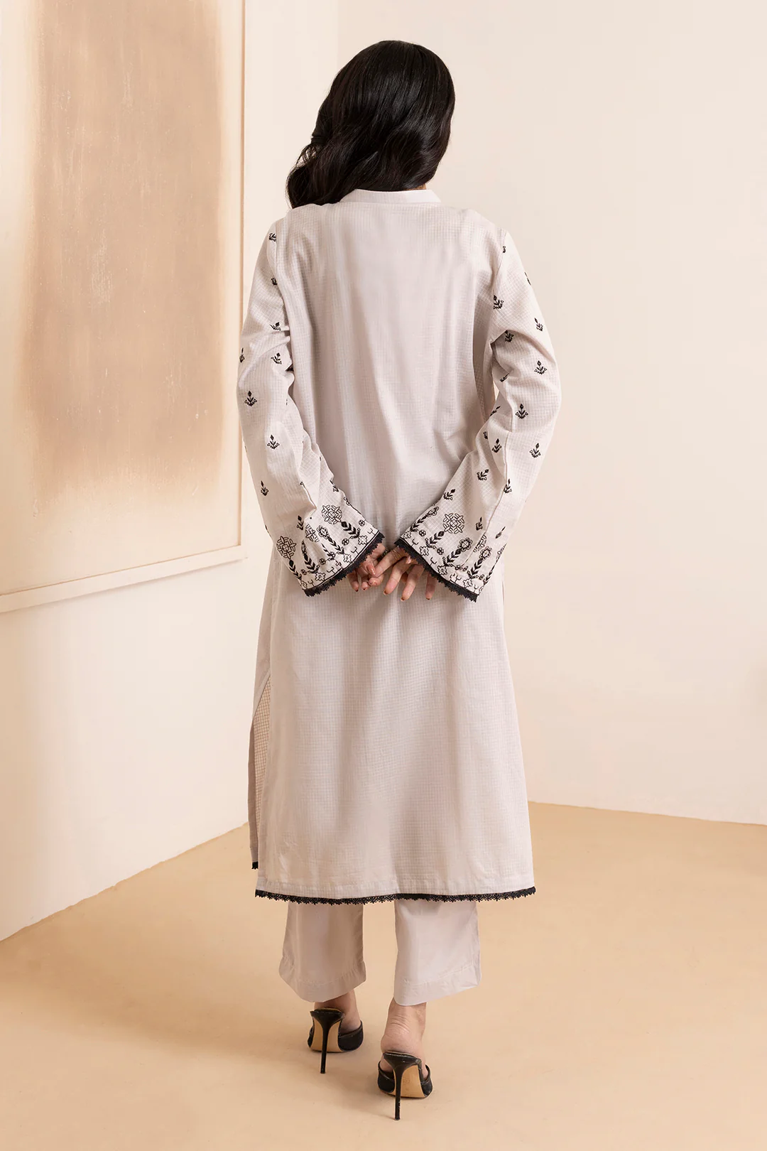 Embroidered Kurta Trouser - 2185 - Image 9