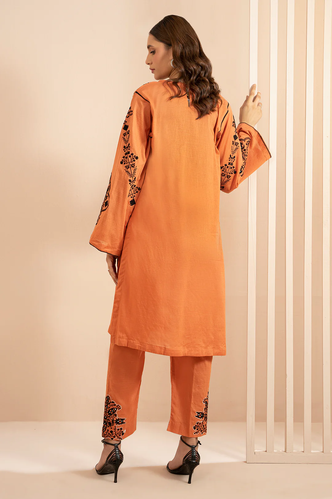 Embroidered Kurta Trouser - 2522 - Image 5