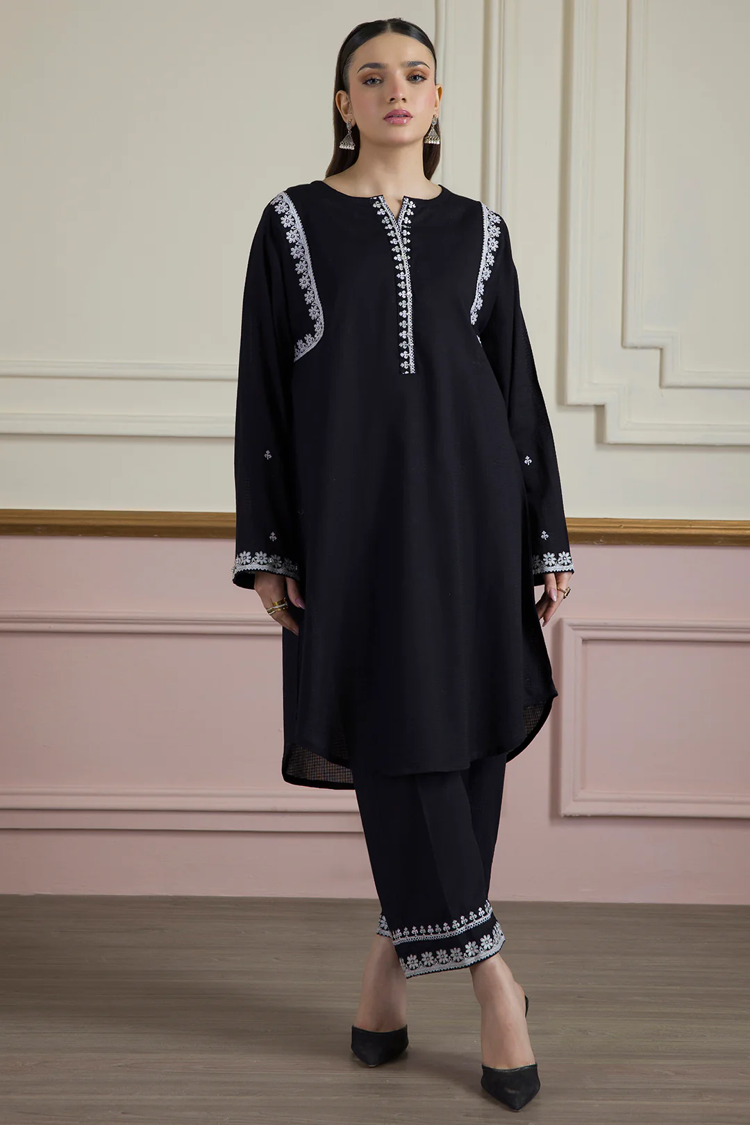 Embroidered Kurta Trouser - 2560