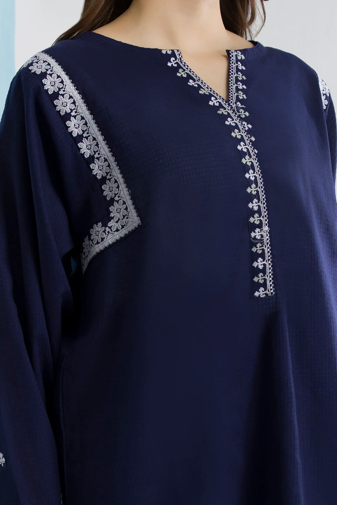 Embroidered Kurta Trouser - 2562 - Image 3