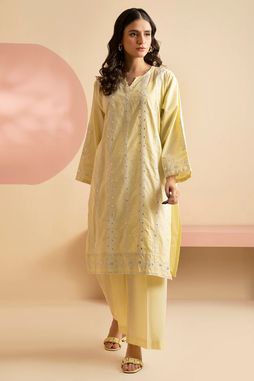 Embroidered Kurta Trouser - 2564