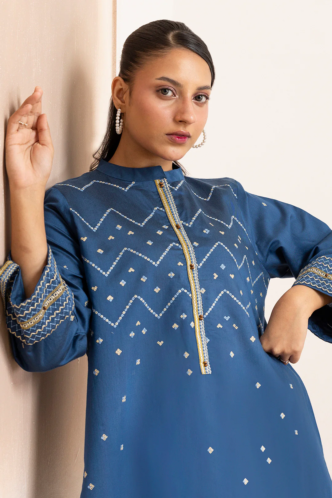Embroidered Kurta Trouser - 2571 - Image 2
