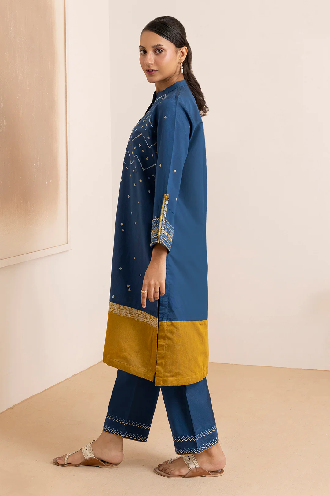 Embroidered Kurta Trouser - 2571 - Image 5