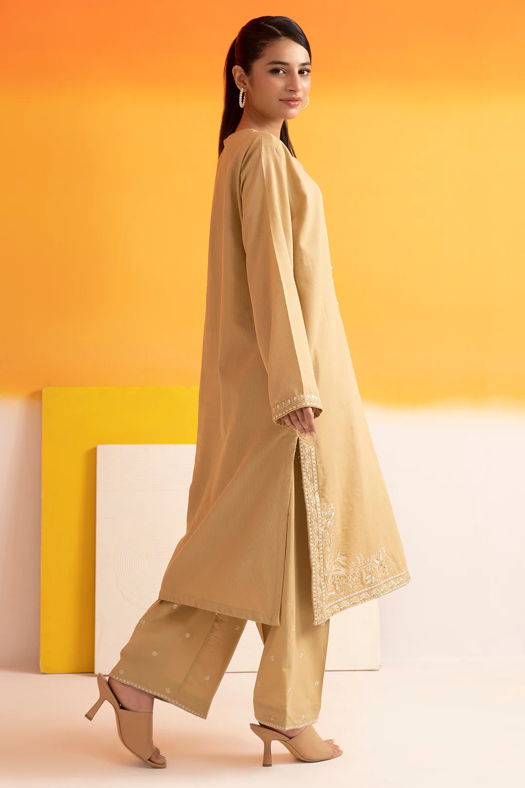 Embroidered Kurta Trouser - 2572 - Image 4