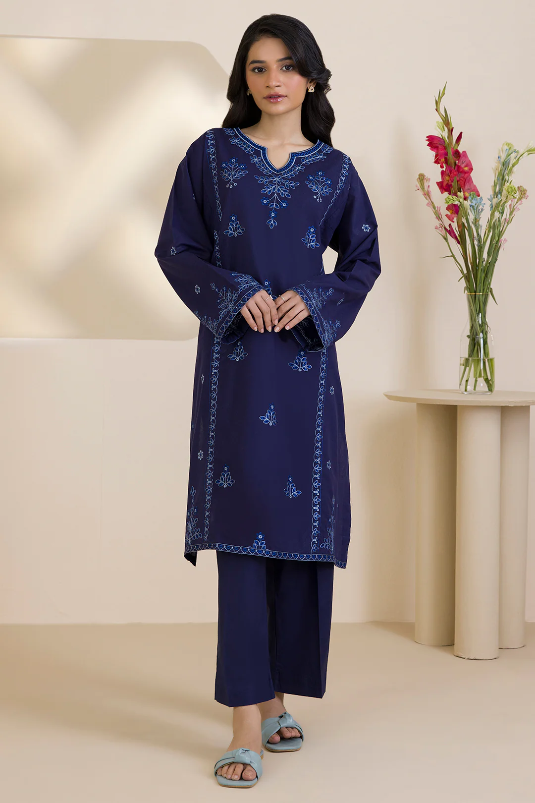 Embroidered Kurta Trouser - 2587 - Image 5