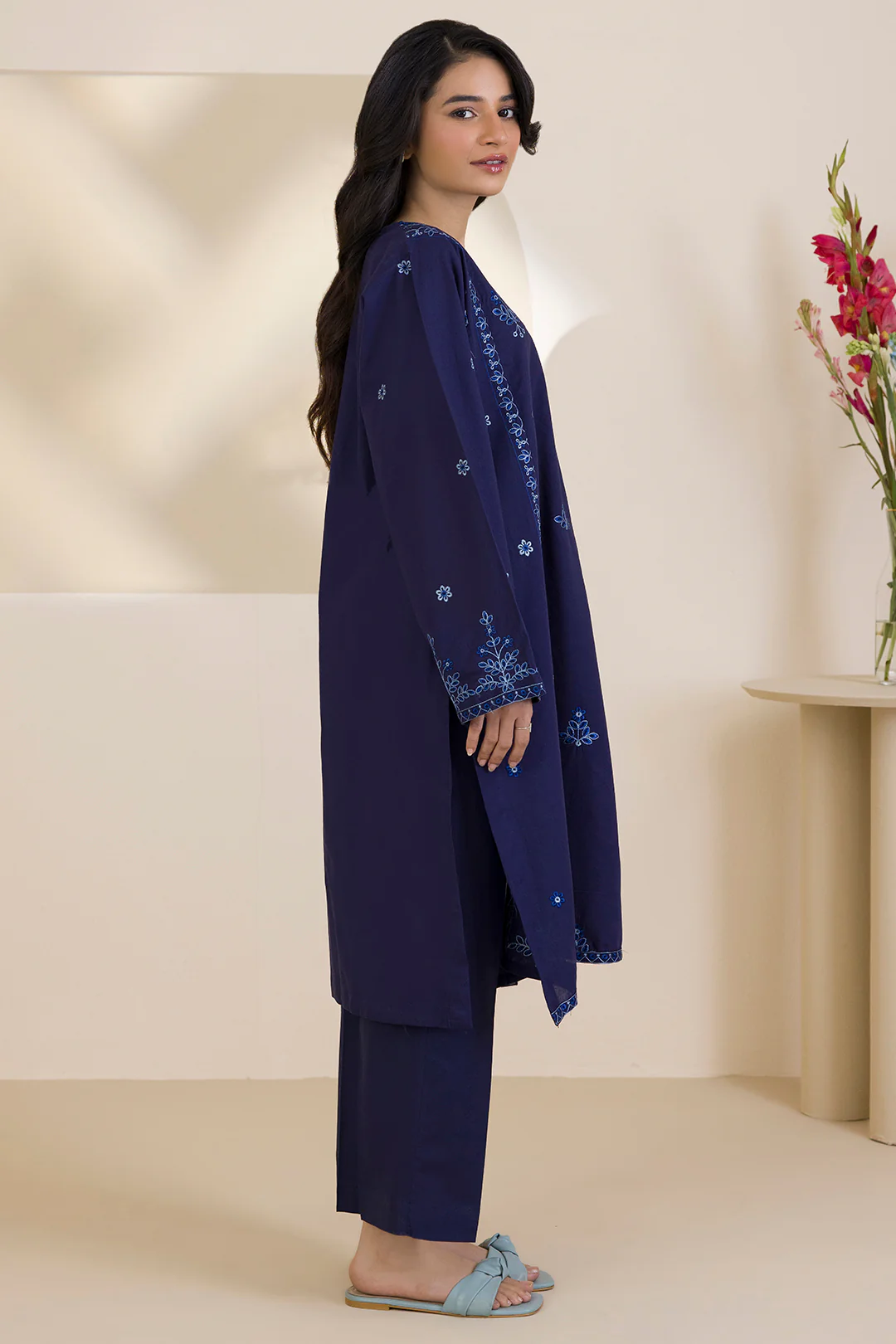 Embroidered Kurta Trouser - 2587 - Image 7