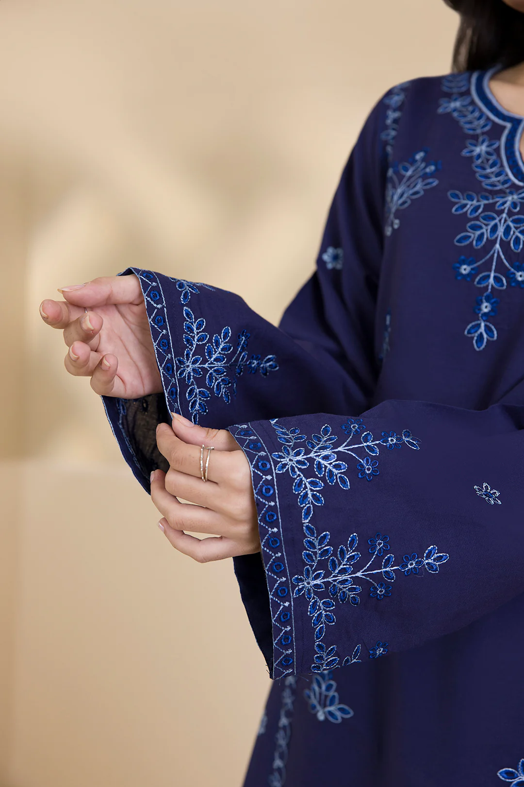 Embroidered Kurta Trouser - 2587 - Image 9