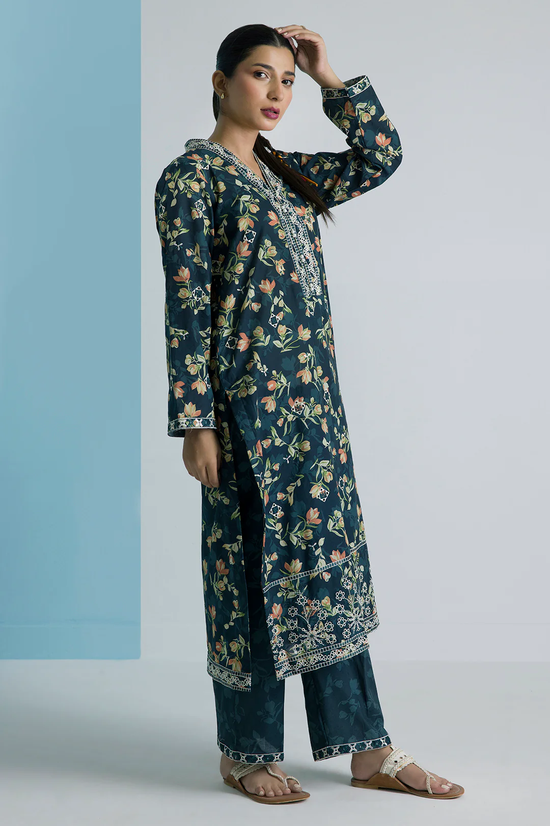 Embroidered Kurta Trouser - 2596 - Image 3