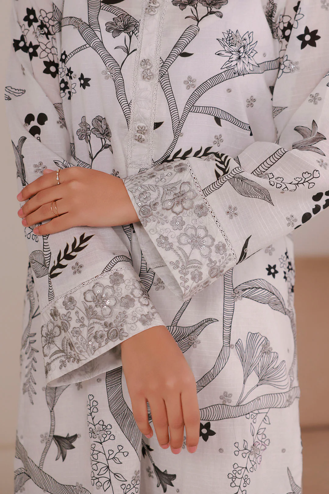 Embroidered Kurta Trouser - 2628 - Image 5