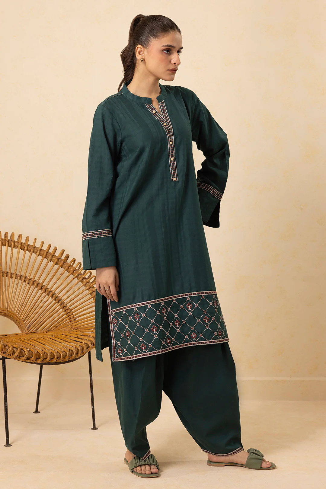 Embroidered Kurta Trouser - 2633 - Image 4