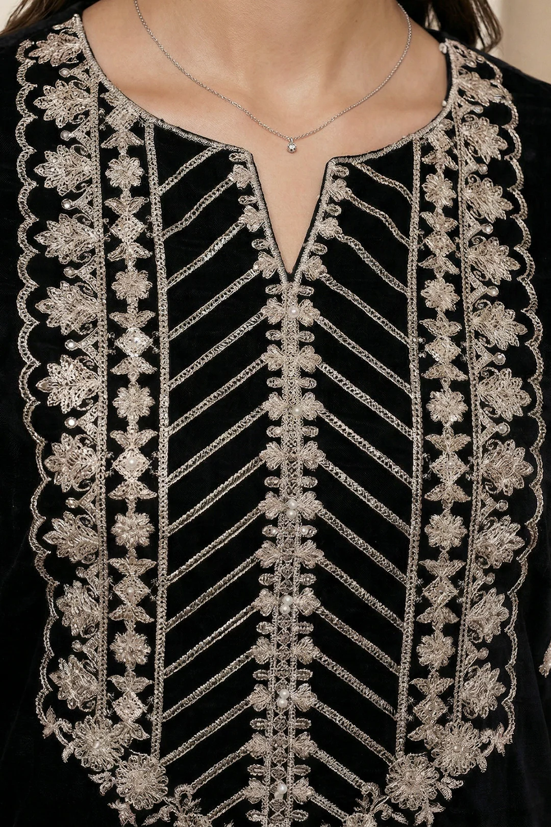 Embroidered Kurta Trouser - 2635 - Image 4