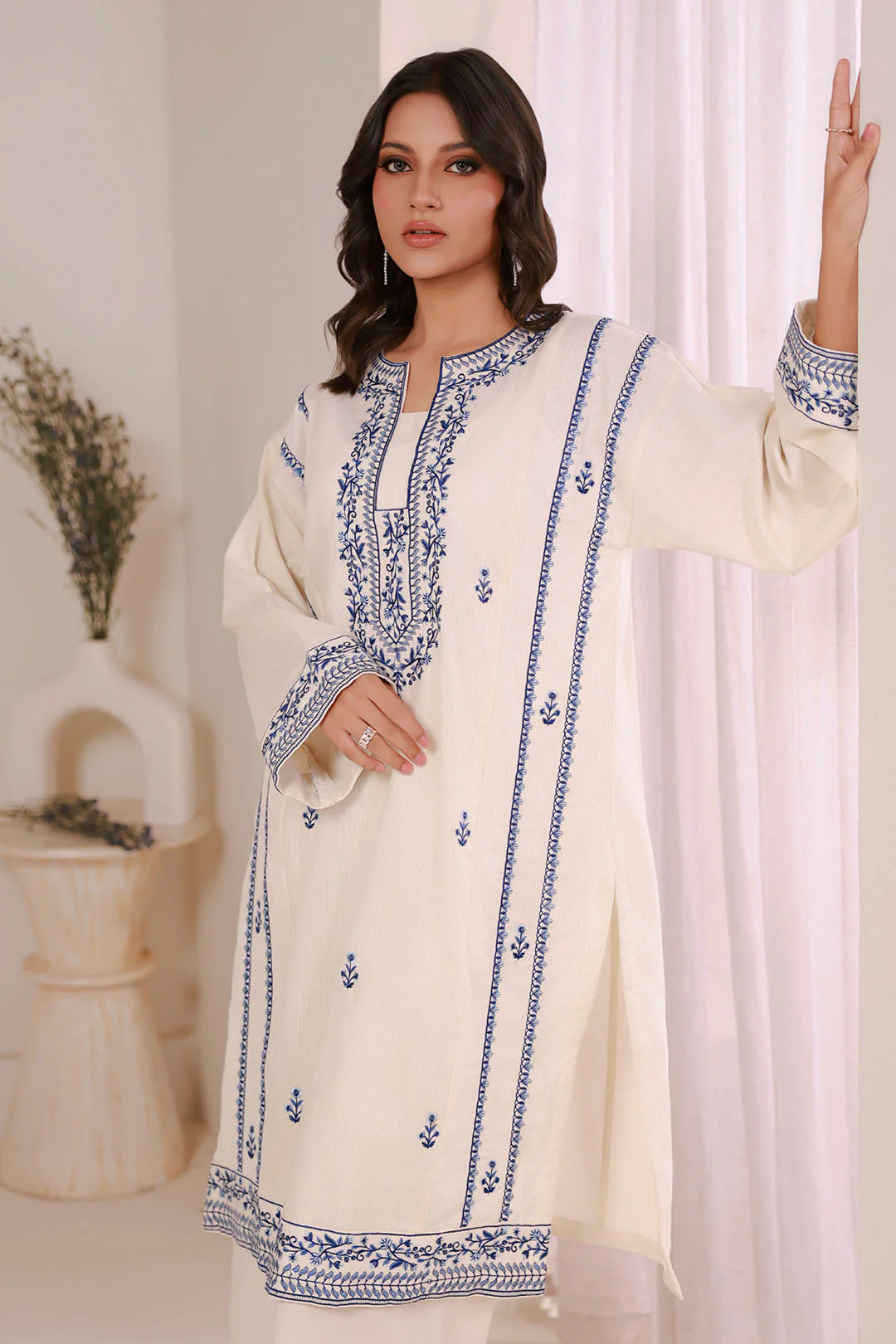 Embroidered Kurta Trouser - 2658 - Image 4
