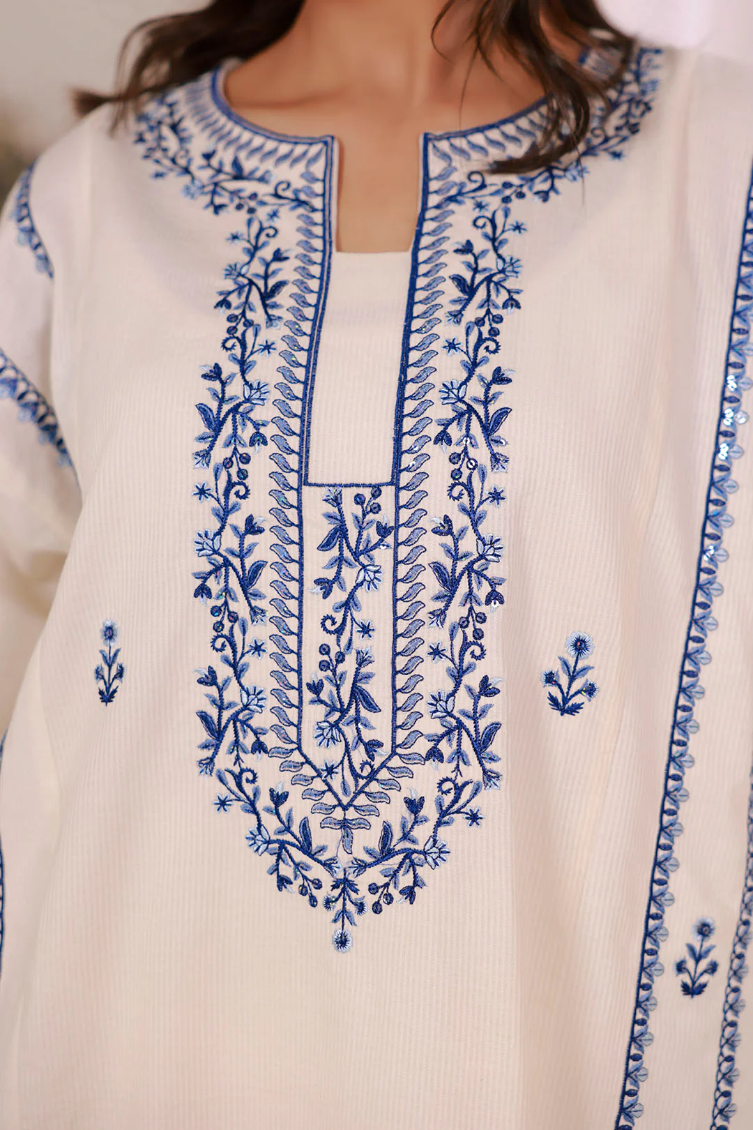 Embroidered Kurta Trouser - 2658 - Image 5