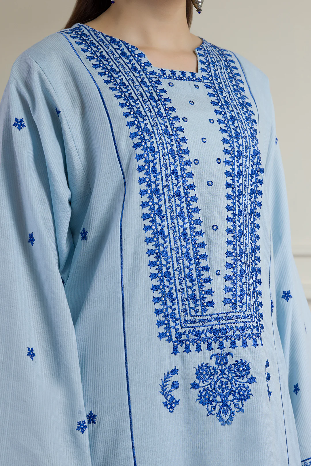 Embroidered Kurta Trouser - 2662 - Image 4