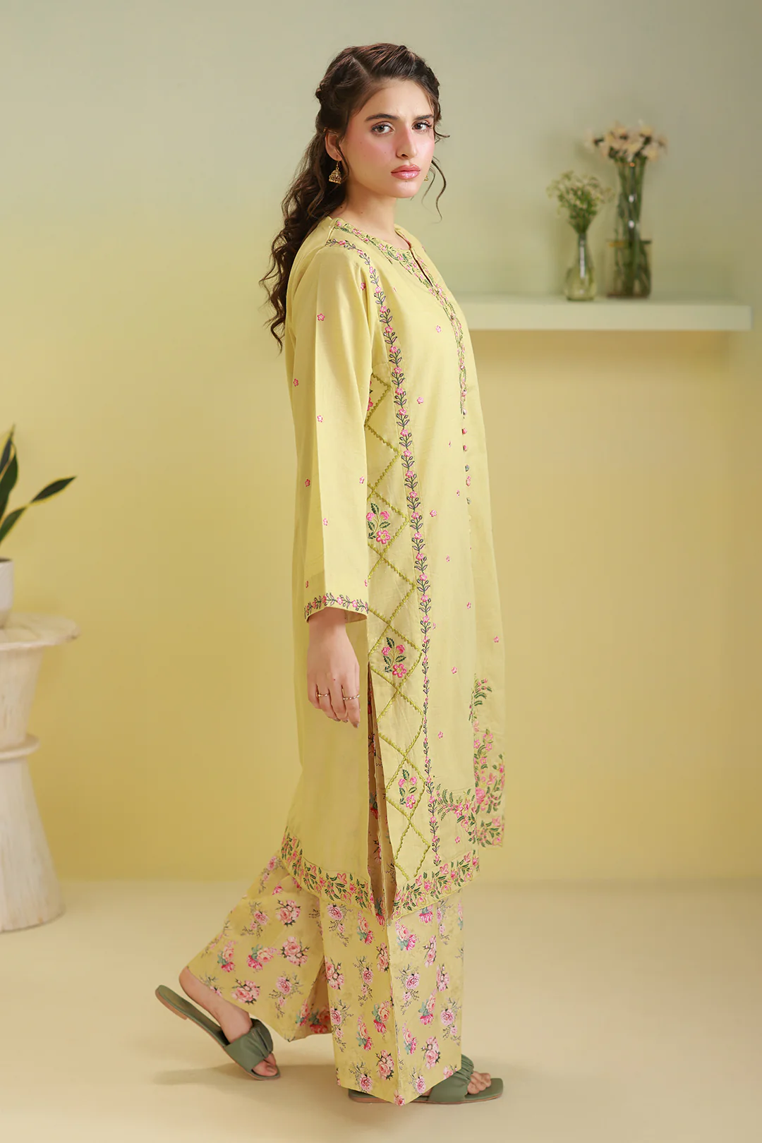 Embroidered Kurta Trouser - 2665 - Image 5